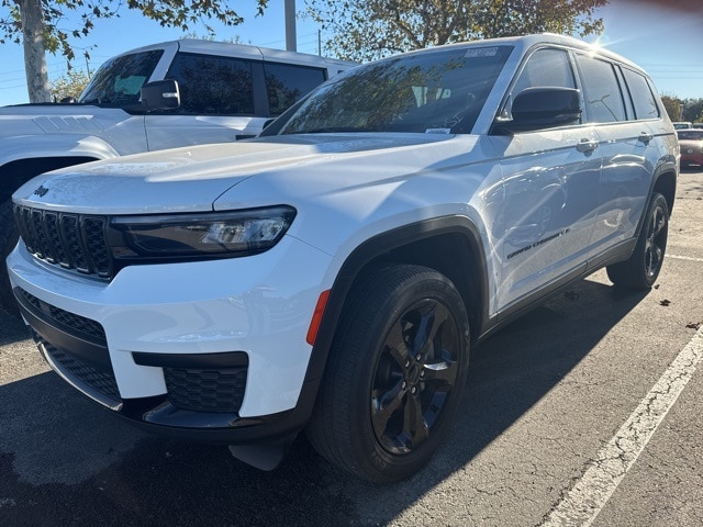 2023 Jeep Grand Cherokee L Altitude's photo