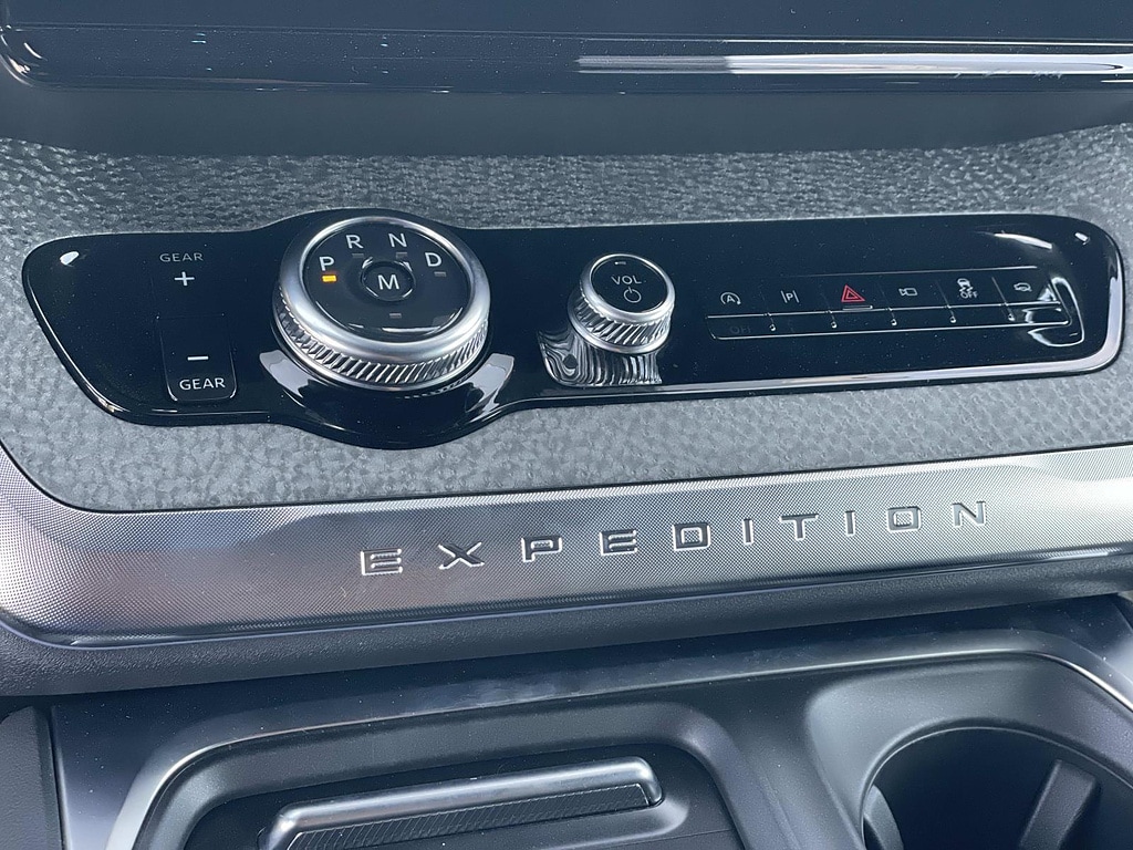 2025 Ford Expedition Tremor - Photo 14