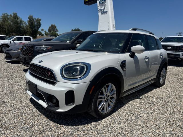 2024 MINI Countryman Cooper S's photo
