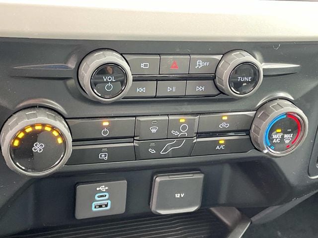 2025 Ford F-350 Super Duty XLT - Photo 15