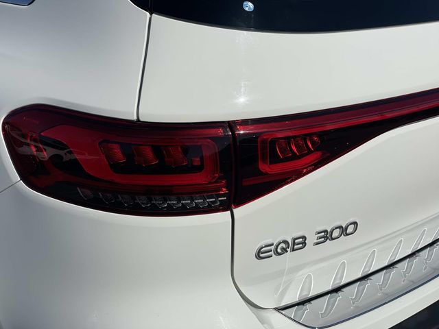 2023 Mercedes-Benz EQB 300 photo 6