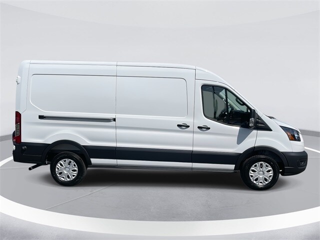 2025 Ford Transit photo 3