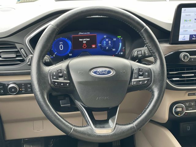 2020 Ford Escape Hybrid Titanium photo 3