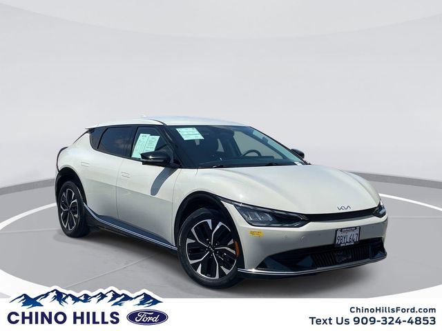 2022 Kia EV6 Wind's photo