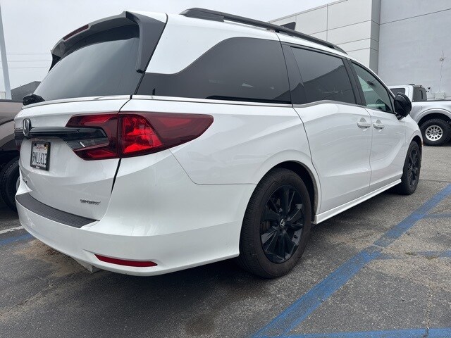 2024 Honda Odyssey Sport photo 2