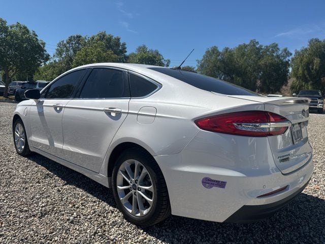 2019 Ford Fusion Energi Titanium photo 2