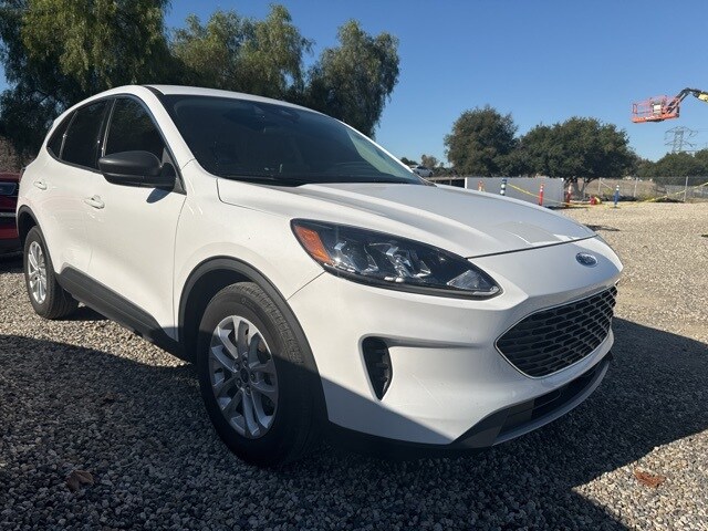 2022 Ford Escape Hybrid SE photo 3