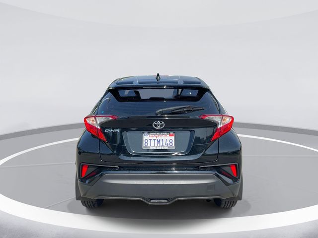 2021 Toyota C-HR LE photo 5