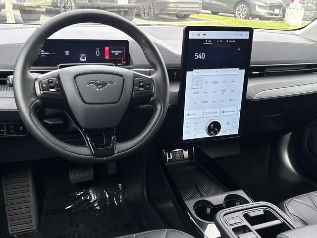 2025 Ford Mustang Mach-E Select photo 5