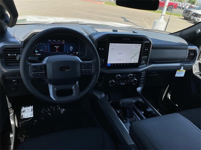 2025 Ford F-150 XLT photo 2