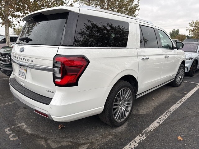 2022 Ford Expedition MAX Platinum photo 3