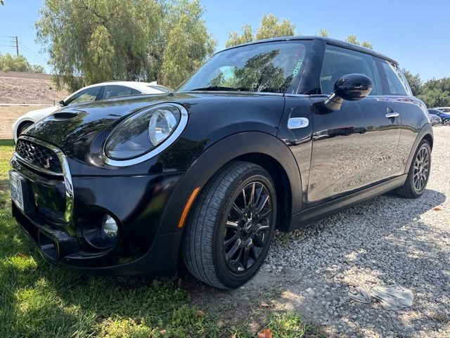 2019 MINI Hardtop Cooper S Signature's photo