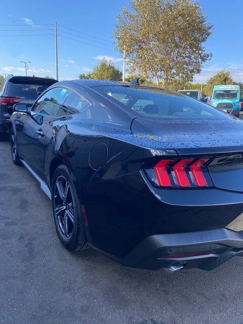 2025 Ford Mustang EcoBoost photo 2