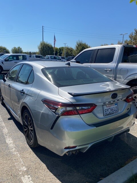 2022 Toyota Camry Hybrid photo 2