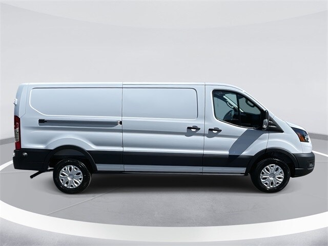 2025 Ford Transit photo 3