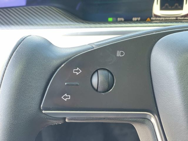 2022 Tesla Model X Plaid photo 3