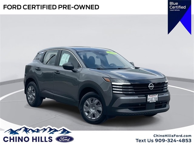 2025 Nissan Kicks S AWD's photo