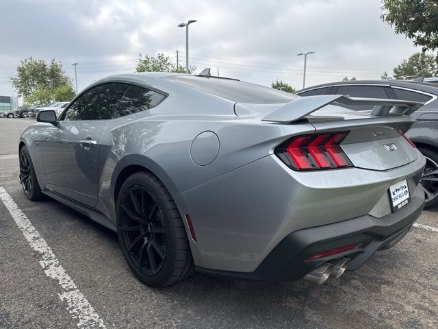 2025 Ford Mustang GT photo 2