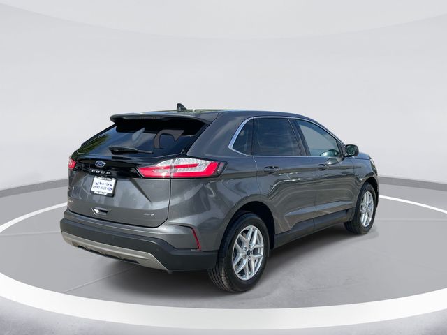 2022 Ford Edge SEL photo 4