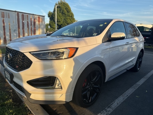 2019 Ford Edge ST's photo