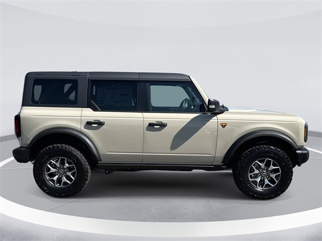 2025 Ford Bronco Badlands photo 3