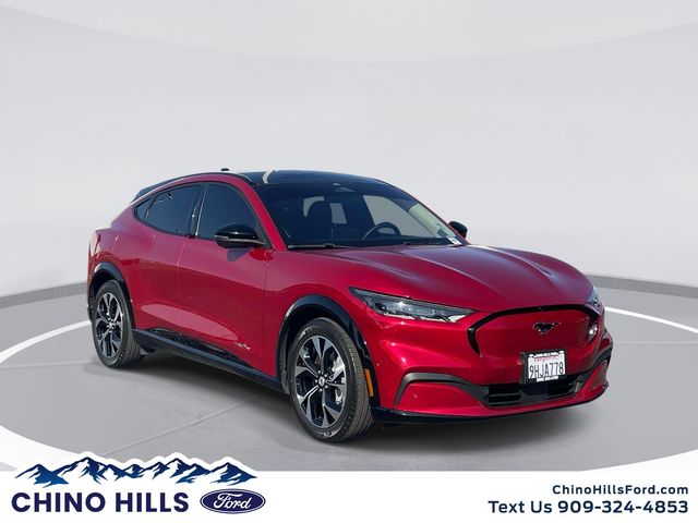 2023 Ford Mustang-Mach-e Premium's photo