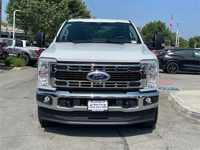 2025 Ford F-350 XLT photo 2