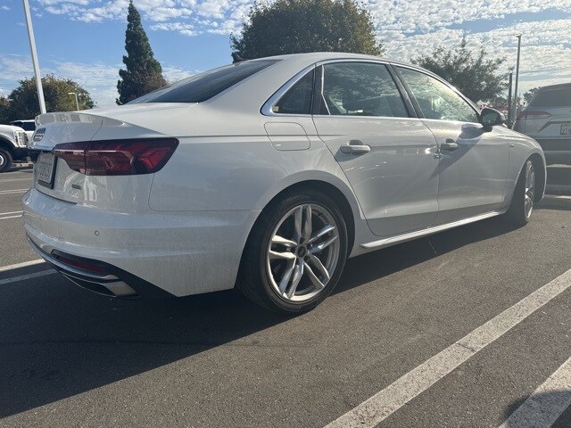 2023 Audi A4 45 S line Premium Plus photo 3