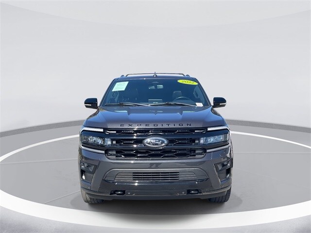 2022 Ford Expedition MAX Limited photo 2