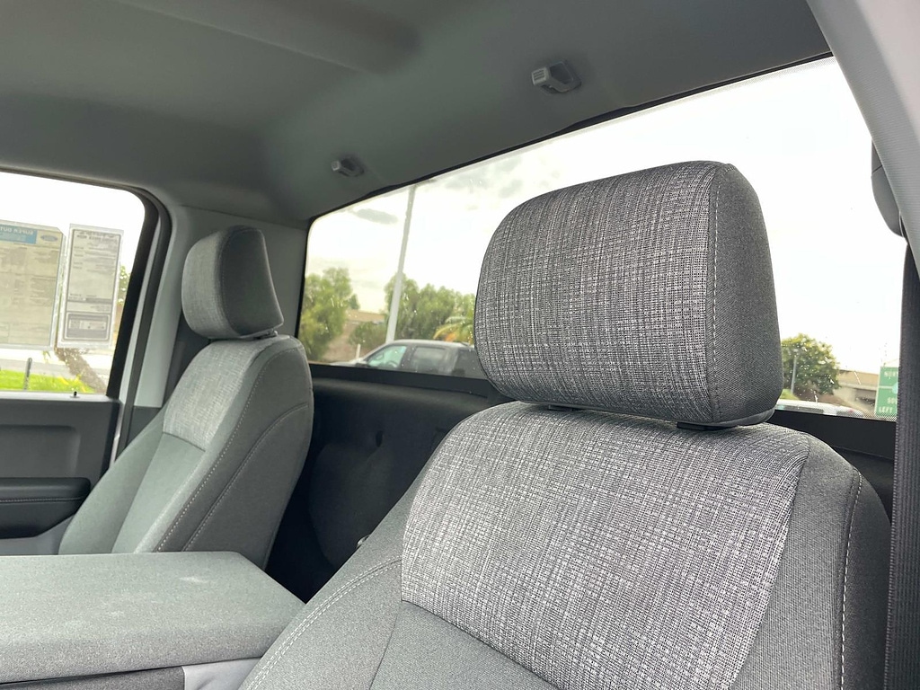 2025 Ford F-350 Super Duty XLT - Photo 32