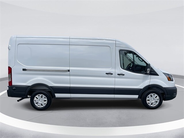 2025 Ford Transit photo 3