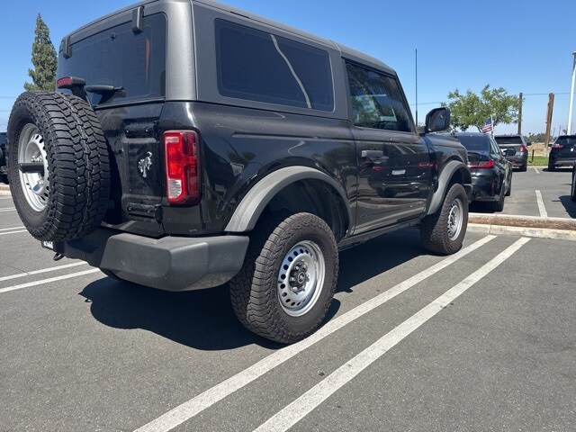 2022 Ford Bronco Base photo 2