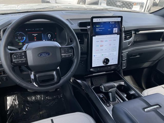 2025 Ford F-150 Lightning Platinum photo 6