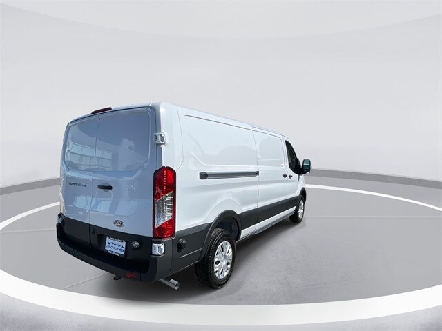 2025 Ford Transit photo 4