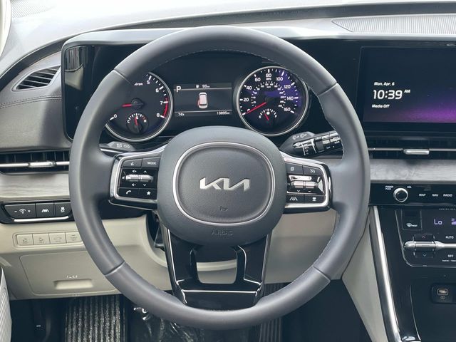 2024 Kia Carnival EX photo 3