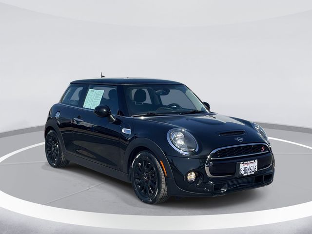 2019 MINI Hardtop Cooper S Signature's photo