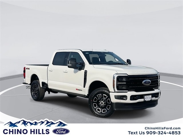 2026 Ford F-350 Super Duty Platinum's photo