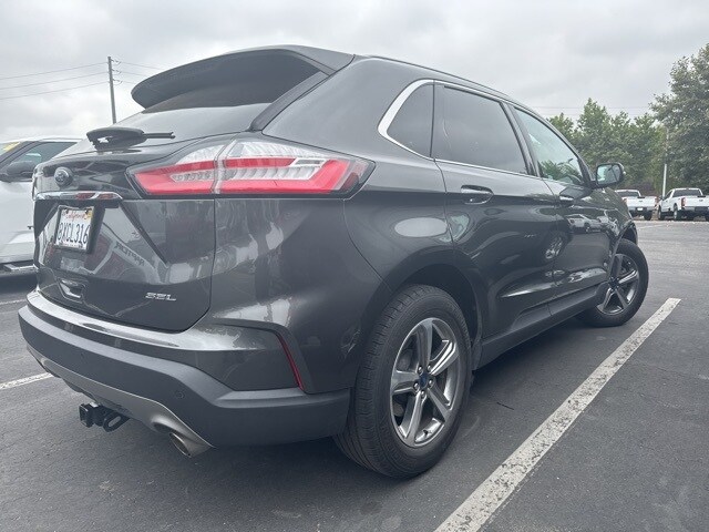 2020 Ford Edge SEL photo 2
