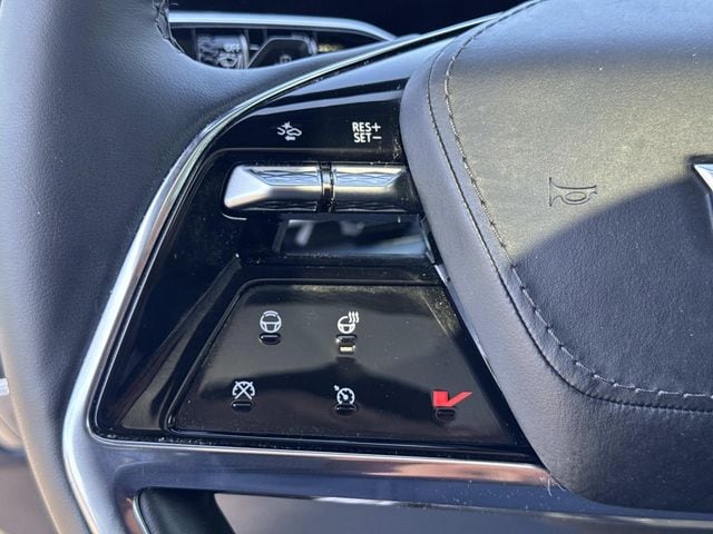 2025 Cadillac Escalade IQ Luxury 2 photo 3