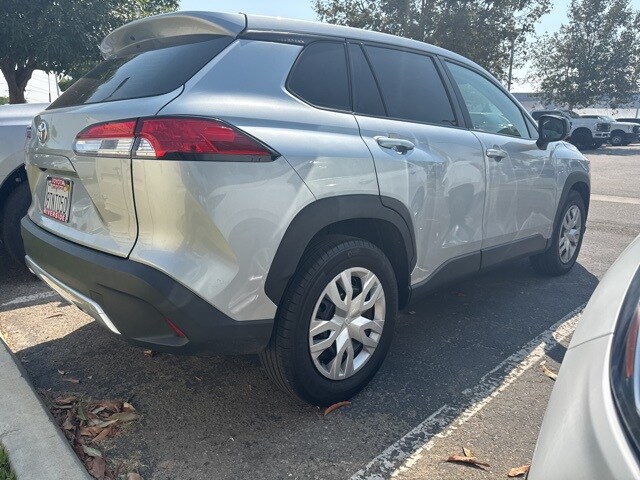 2023 Toyota Corolla Cross L photo 3