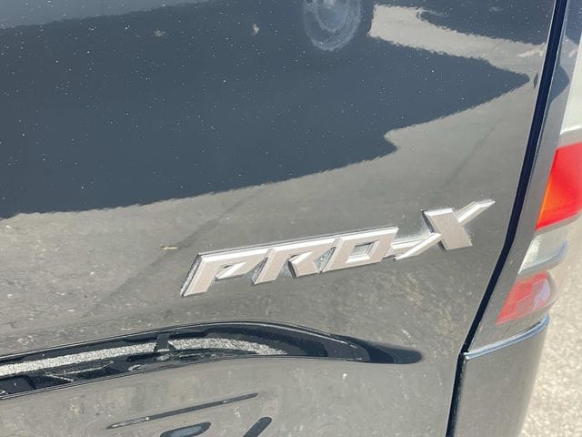 2022 Nissan Frontier PRO-X photo 6