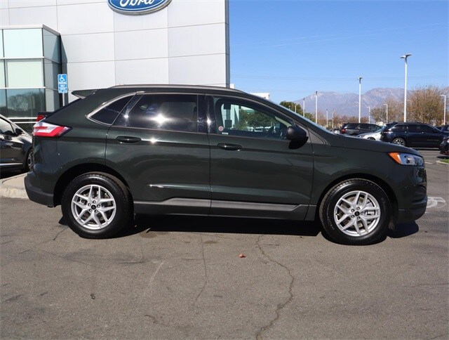 2024 Ford Edge SE photo 3