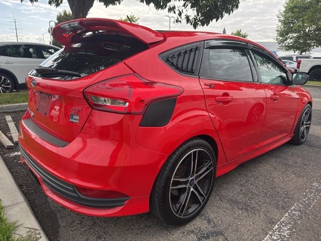 2017 Ford Focus ST photo 3