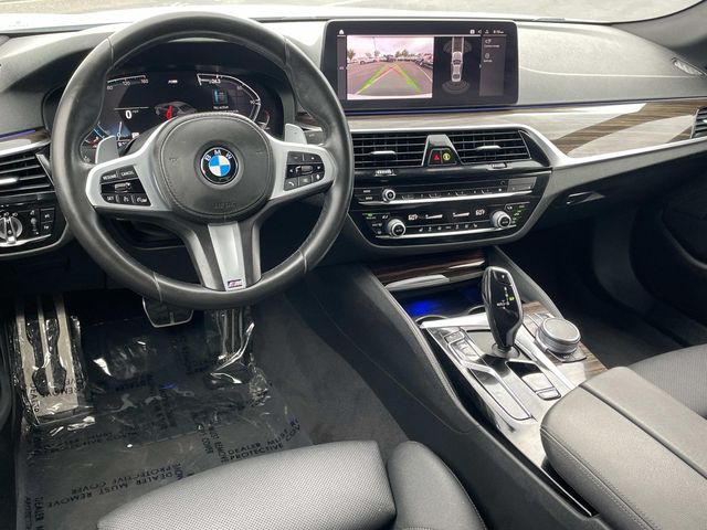 2021 BMW 5 Series 530i photo 5