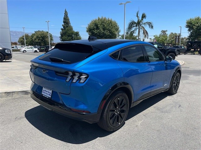 2025 Ford Mustang Mach-E Premium photo 4