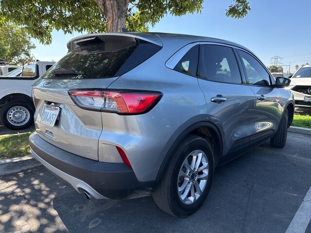 2022 Ford Escape SE photo 3