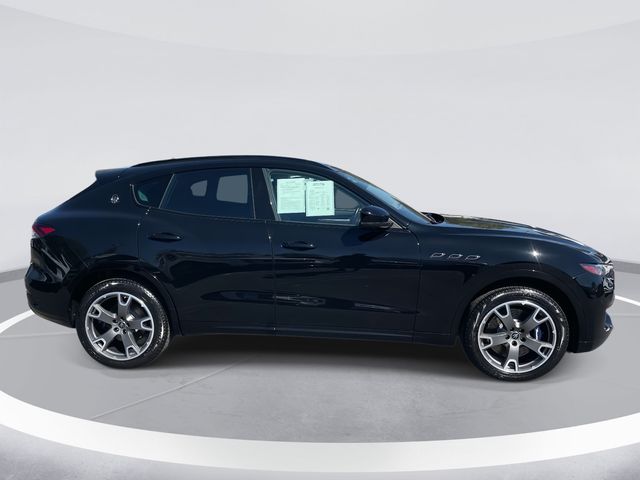 2021 Maserati Levante S photo 2