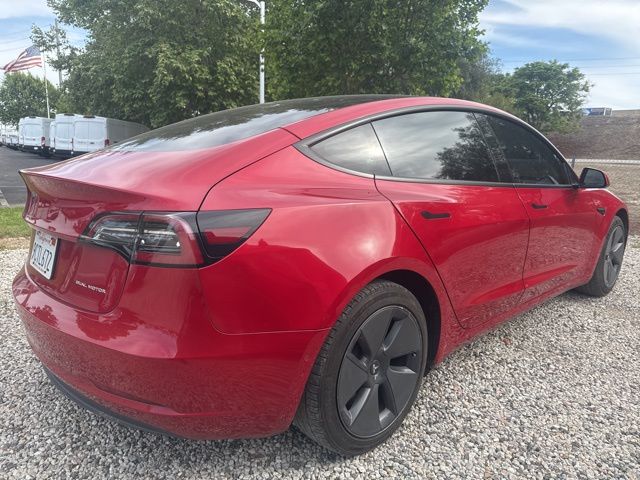2022 Tesla Model 3 Long Range photo 3