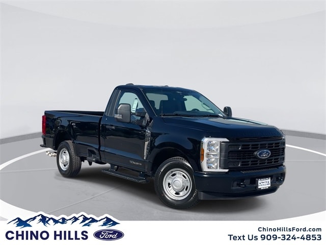 2026 Ford F-350 Super Duty XL's photo