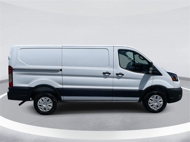 2025 Ford Transit photo 3